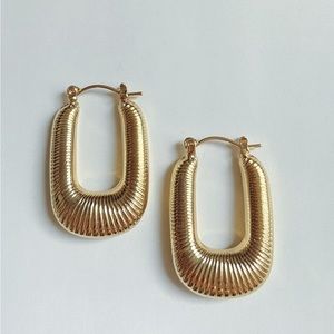 Marlow Hoop Earrings